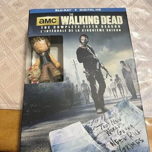 The walking dead full season 5 blue-ray disc with funko Daryl figurine (2015)